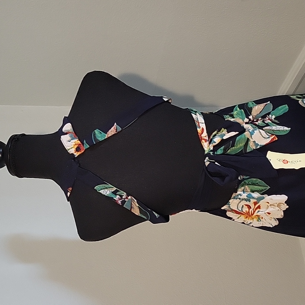 Maxi Floral Halter Dress - Picture 4 of 4